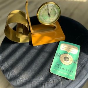 VINTAGE BAROMETER